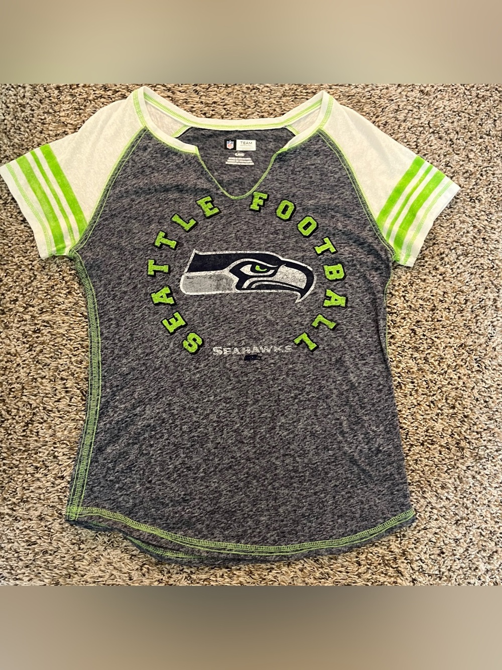 NFL Team Apparel Seattle Seahawks Baseball Style Short Sleeve Tee Women’s Large